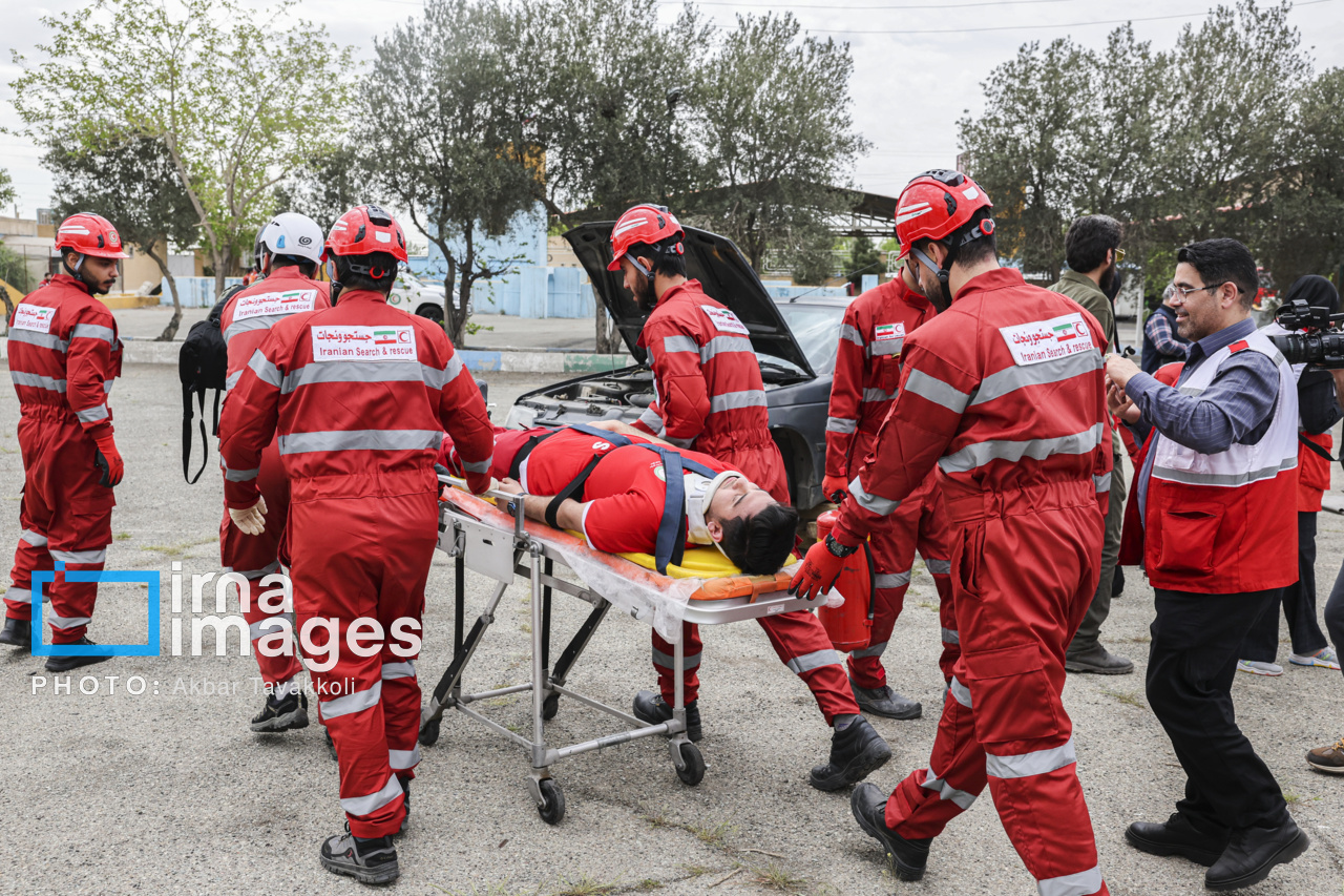 آمادگی ۱۰ هزار نیروی هلالاحمر قم برای خدمت به زائران تشییع آمادگی ۱۰ هزار نیروی هلالاحمر قم برای خدمت به زائران تشییع