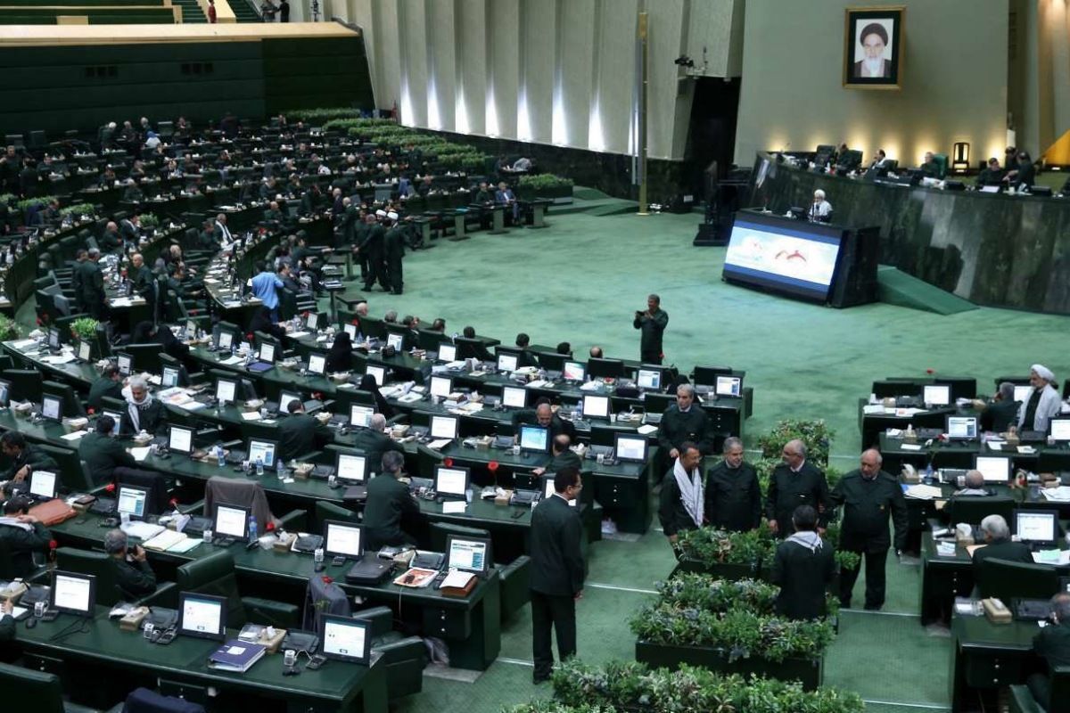 بررسی خاموشی‌های تابستان و تأمین آب شرب و کشاورزی در کمیسیون اصل ۹۰؛ تأکید بر توسعه کنتور‌های هوشمند و اصلاح الگوی مصرف