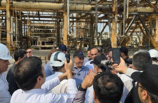 بازدید معاون اجرایی رئیسجمهور از مجتمع گاز پارس جنوبی بازدید معاون اجرایی رئیسجمهور از مجتمع گاز پارس جنوبی
