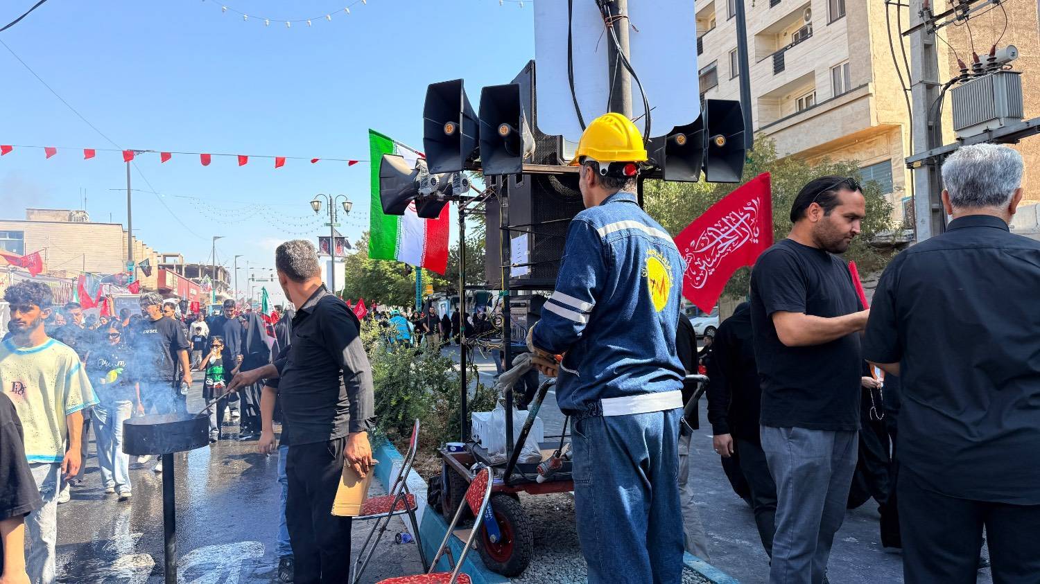 اقدامات شرکت توزیع برق استان تهران برای تامین برق مسیرهای پیادهروی جاماندگان اربعین اقدامات شرکت توزیع برق استان تهران برای تامین برق مسیرهای پیادهروی جاماندگان اربعین