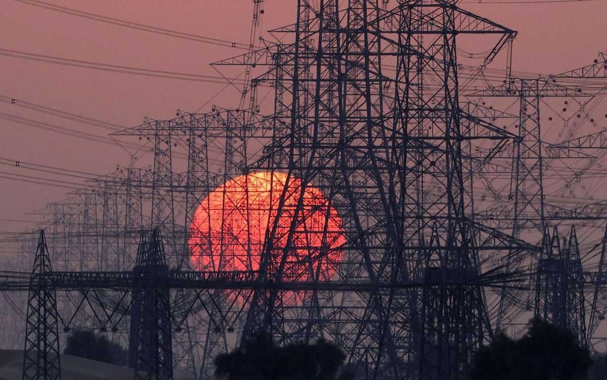 افتتاح ۱۵ طرح برق مازندران؛ زیرساختهای صنعت توسعه مییابد افتتاح ۱۵ طرح برق مازندران؛ زیرساختهای صنعت توسعه مییابد