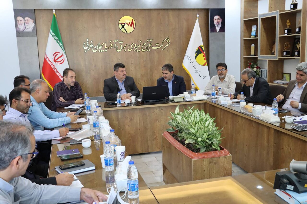 کیامهر: ظرفیت برق خورشیدی آذربایجان غربی دو برابر میشود کیامهر: ظرفیت برق خورشیدی آذربایجان غربی دو برابر میشود